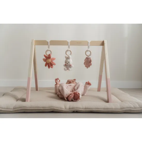 Dřevěná hrazdička Miffy Lucky Bottom s plyšovými hračkami – ideální pro rozvoj motoriky miminka.