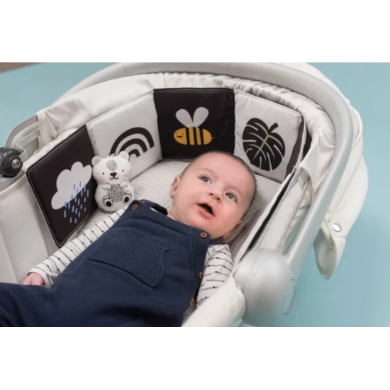 Oboustranná textilní knížka pro nejmenší do kočárku, postýlky i na hrací deku.