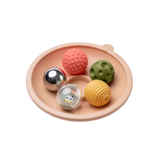 První hry na bříšku? Miska Taf Toys je ideální začátek