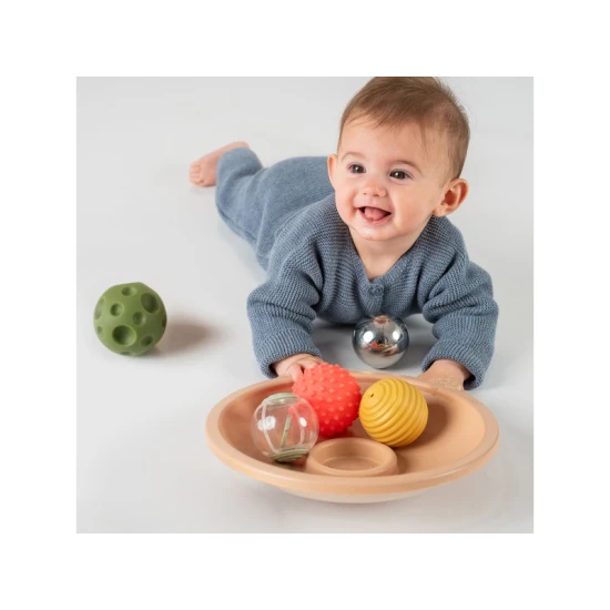 První hry na bříšku? Miska Taf Toys je ideální začátek