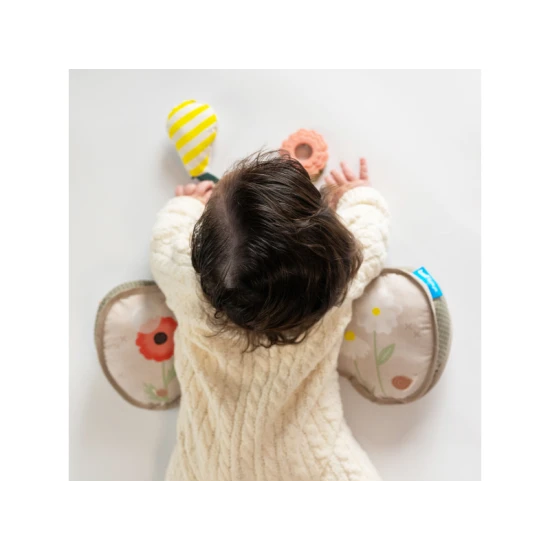 Polštářek pro první pohyby na bříšku