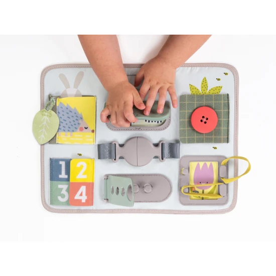 TAF TOYS Hrací pult Zahrada Hrací pultík se spoustou aktivit určený pro děti od 18 měsíců.