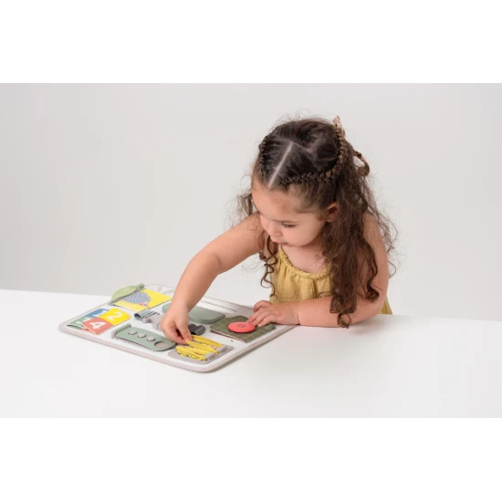 TAF TOYS Hrací pult Zahrada Hrací pultík se spoustou aktivit určený pro děti od 18 měsíců.