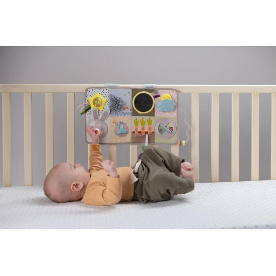 Interaktivní hrací pult s hudbou, světýlky a krásnými motivy ze života na zahradě.