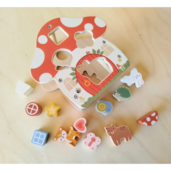 Dřevěná vkládačka Tvary Domeček s 12 barevnými tvary pro děti