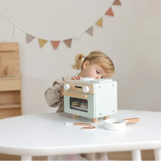 Dřevěná mini trouba a sporák pro děti s doplňky na pečení