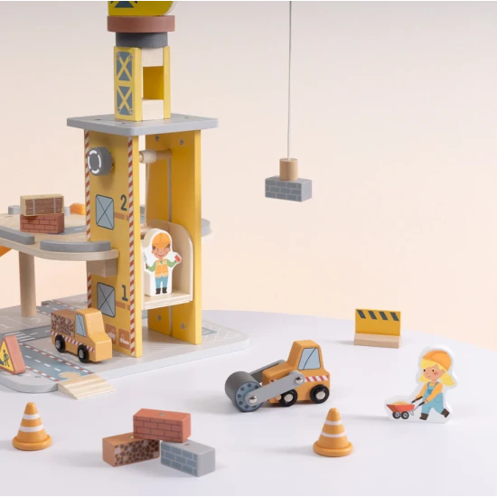 Jeřáb a autíčka set Tooky Toy – dřevěná stavební sada s jeřábem, autíčky a figurkami dělníků