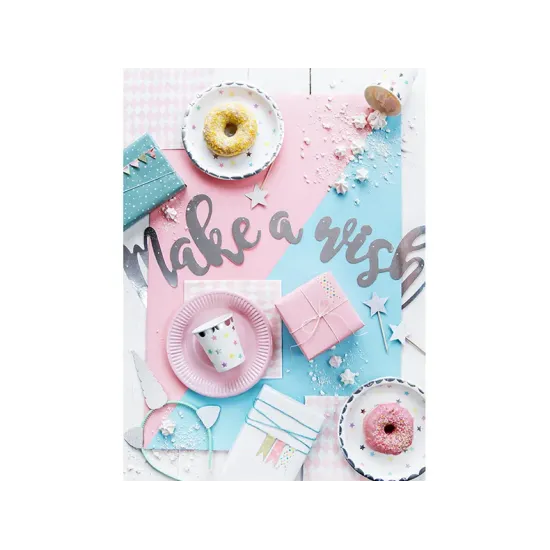 Talířky s motivem hvězd vhodné pro každou narozeninovou oslavu.