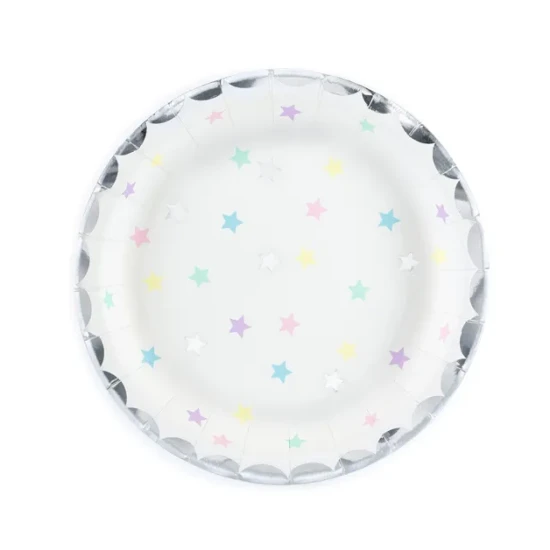 Talířky s motivem hvězd vhodné pro každou narozeninovou oslavu.