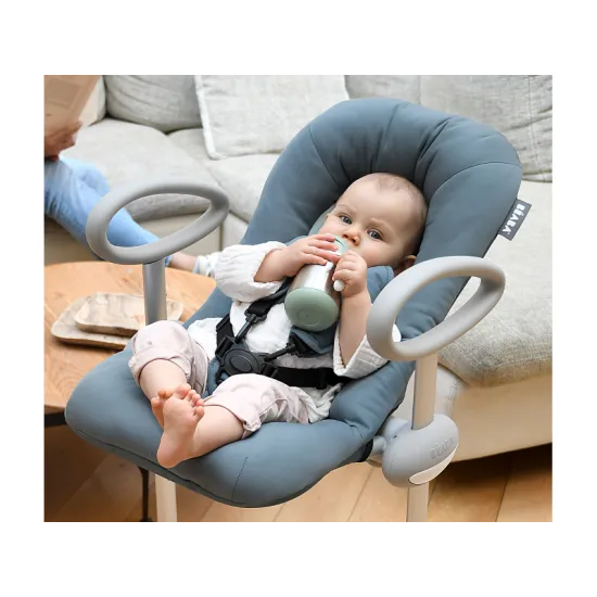 Kvalitní nerezový termohrnek zelené barvy vhodný k zahřátí, ale i osvěžení.