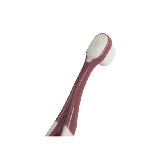 Bezpečné a jemné čištění prvních zoubků se zubním kartáčkem Bebeconfort