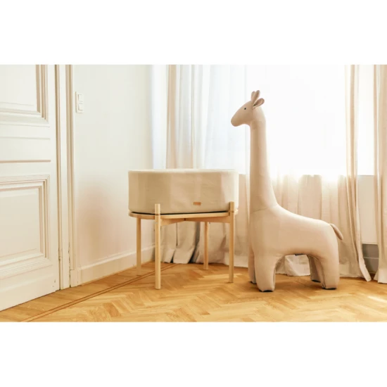 Childhome Beige – designová textilní žirafa 131 cm na sezení