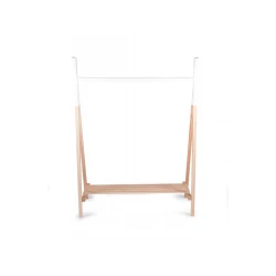 Stojan na oblečení Tipi dřevěný