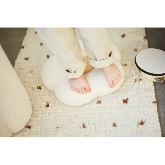 Childhome Box na hračky 2v1 Květina Off White Praktický a stylový úložný box pro dětské hračky s kytkou.