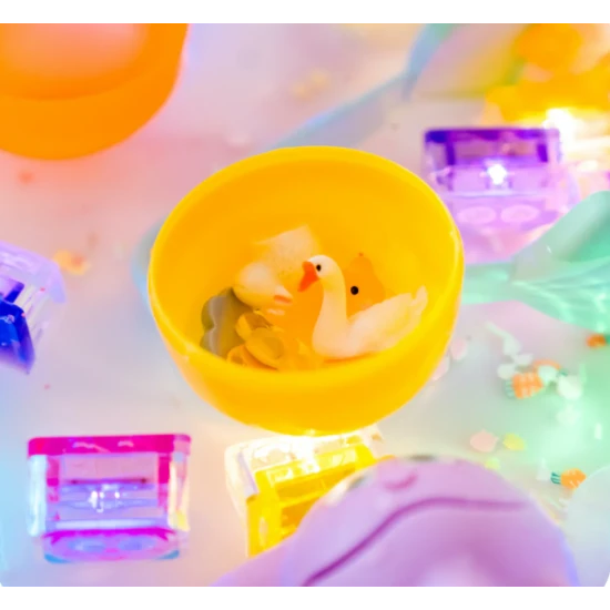 Glo Pals Senzorická láhev Honey Bee: svítící hračka pro děti se žlutým designem.