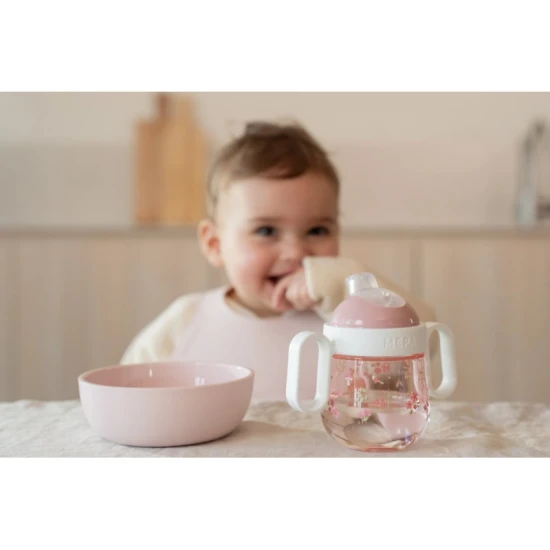 Hrnek Fairy Garden: Samostatné pití pro nejmenší hravě