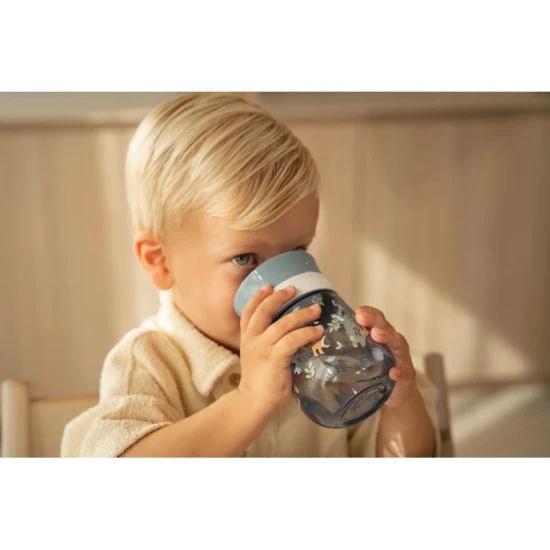 Kvalitní trénovací hrnek Little Dutch se snadným čištěním a objemem 300 ml s motivem lesa. 