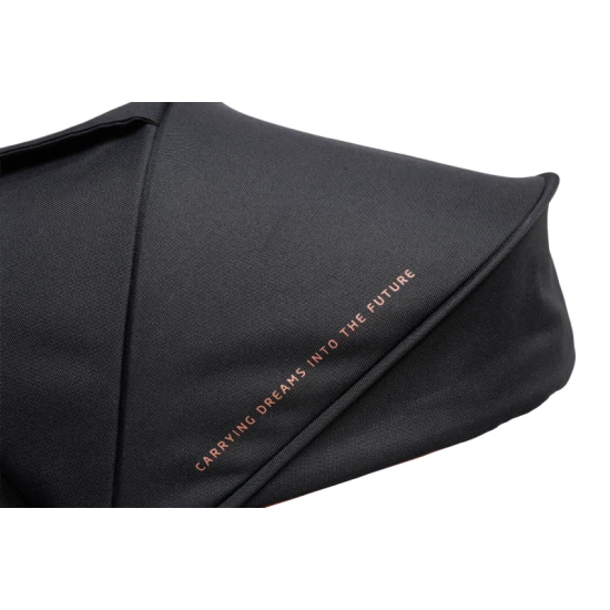 Maxi-Cosi Oslo Carbon kočárek Essential Black
