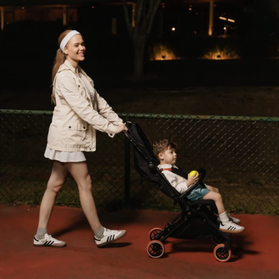 Maxi-Cosi Oslo Carbon kočárek Essential Black