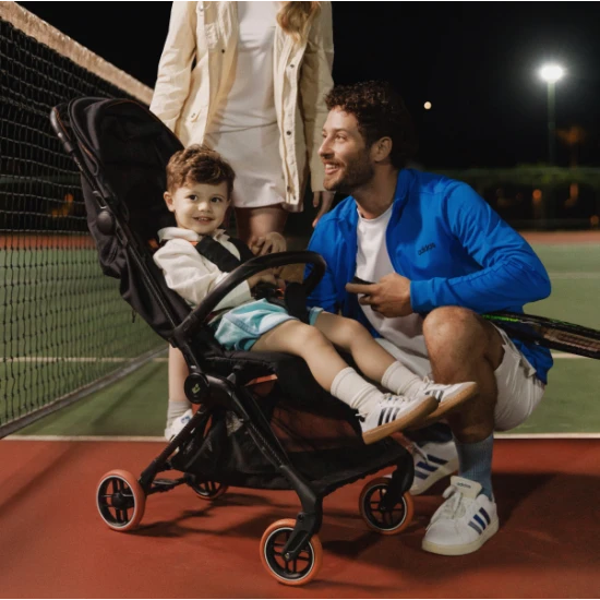 Maxi-Cosi Oslo Carbon kočárek Essential Black
