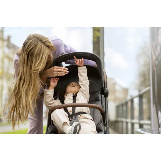 Soho kočárek Essential Graphite