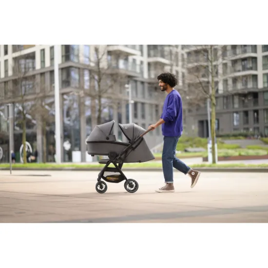 Soho kočárek Essential Graphite
