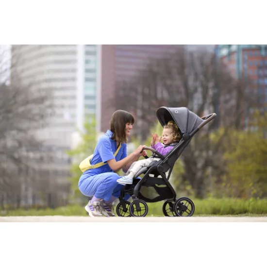 Soho kočárek Essential Graphite