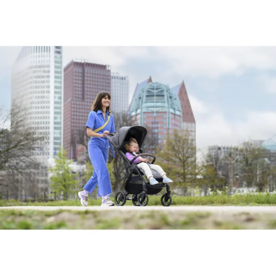 Soho kočárek Essential Graphite