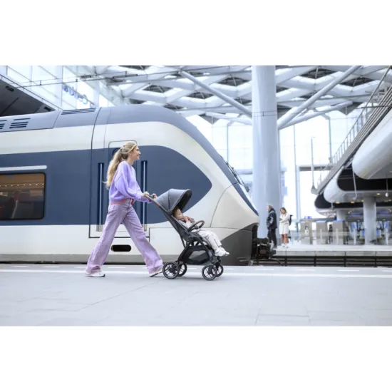 Soho kočárek Essential Graphite