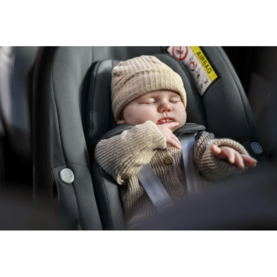 Lehká dětská autosedačka Pebble S vhodná od narození.