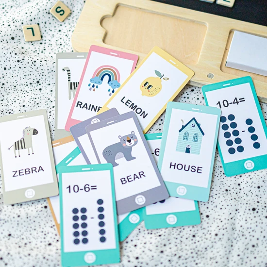 Dřevěný notebook s tabulí