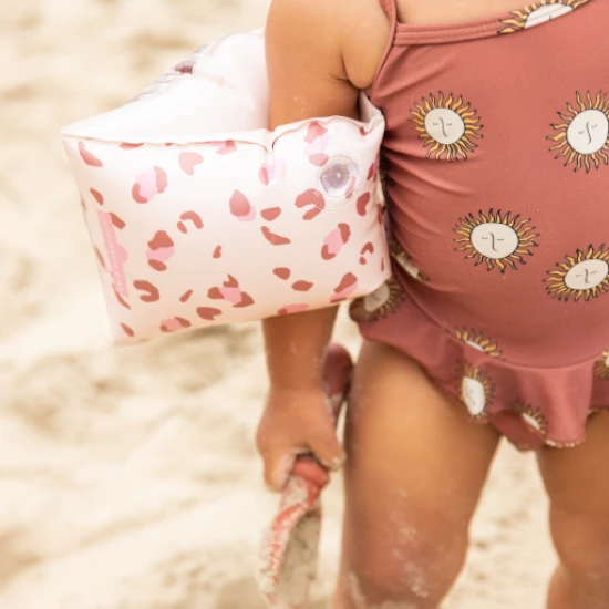 Swim Essentials Rukávky Old pink Leopard 0-2 roky Nafukovací dětské plavecké rukavice Swim Essentials Old pink Leopard pro děti, ideální pro plavání v bazénu i u moře.